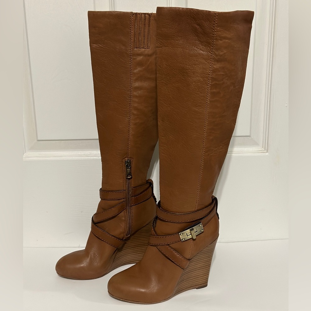 BCBMAXAZRIA Remy Wedge Boot Light Brown or Tan 7.5